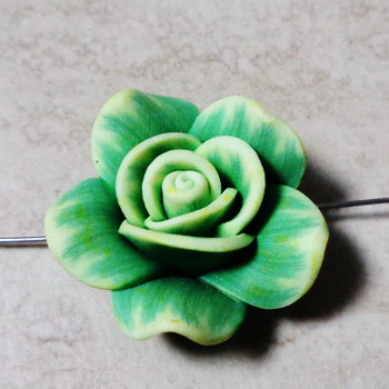 Margele polymer, floare galbena cu verde, 28~30x14~17mm