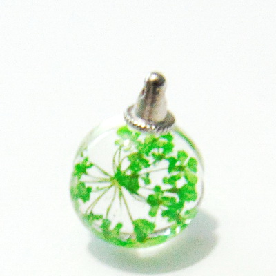 Pandantiv sticla, sferic, 20x15mm, interior floare verde