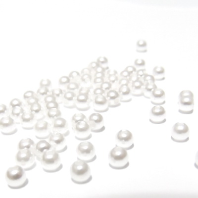Perle plastic, albe, 4mm-3 grame(95-100 buc)