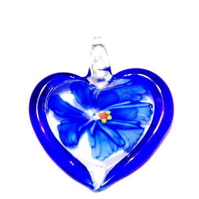 Pandantiv  Lampwork, inima transparenta cu interior floare albastra, 45x42x10mm