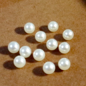 Perle plastic 6mm, FARA ORIFICIU, albe-5.2gr(cca 50 buc)