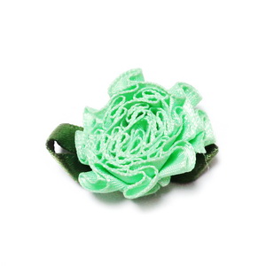 Floare satin verde deschis, lucrata manual, 33x27x12mm