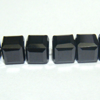 Margele sticla negre-hematit, cubice cu muchii tesite, 6x6mm