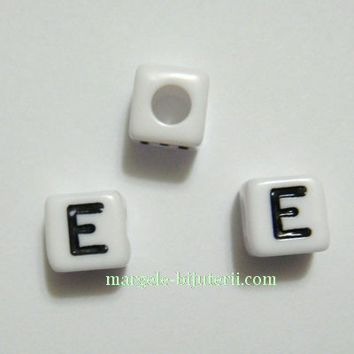 Margele alfabet, plastic alb, cubice 7x7x7mm, litera E