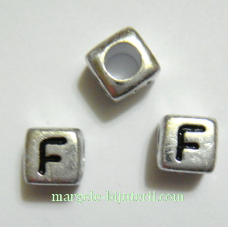 Margele alfabet, plastic argintiu, cubice 6x6x6mm, litera F