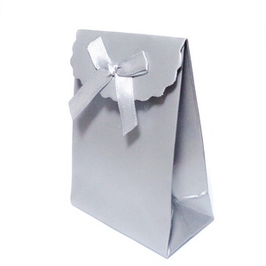 Pungulita carton cu arici de prindere, argintie, 10.5x7.5x4cm