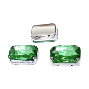Margele montee rhinestone, sticla, verde deschis, dreptunghi 18x13x7mm 1 buc