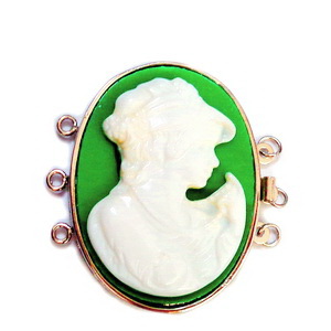 Inchizatoare argintiu inchis cu 3 orificii, verde cu portret Camee din sidef alb, 42x40x7mm