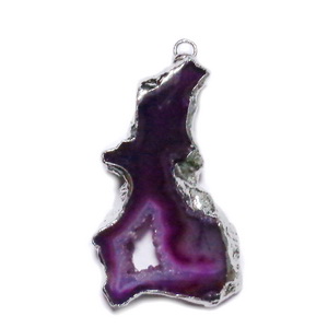 Pandantiv druzy agate, violet cu argintiu pe margine, 43x27x5mm 1 buc