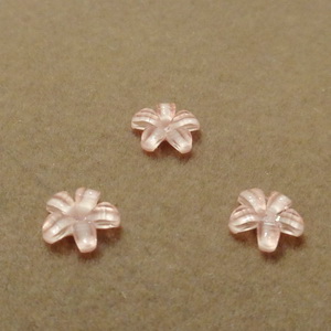 Cabochon rasina epoxidica, cu glitter, floare roz 7x7x1.5mm