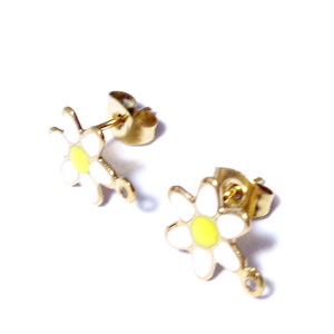 Cercei otel inoxidabil auriu, floare emailata alb cu galben, 12.5x9mm