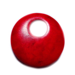 Pandantiv howlit sintetic rosu, disc 44~45x10mm, orificiu 14mm