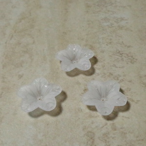 Flori acrilice, frosted, albe, 17.5x18x5mm 1 buc
