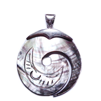 Pandantiv sidef, spirala cu accesoriu metalic, 64x45mm