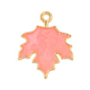 Pandantiv metalic auriu, emailat, frunza roz, 24x19x2mm