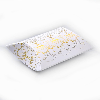 Cutie cadou carton alb cu flori aurii, perna, 9x6.5x2.6cm 1 buc