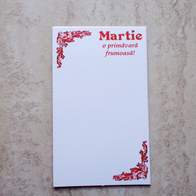 Carton martisor albe cu coronita rosie, 9.2x5.5cm 10 buc