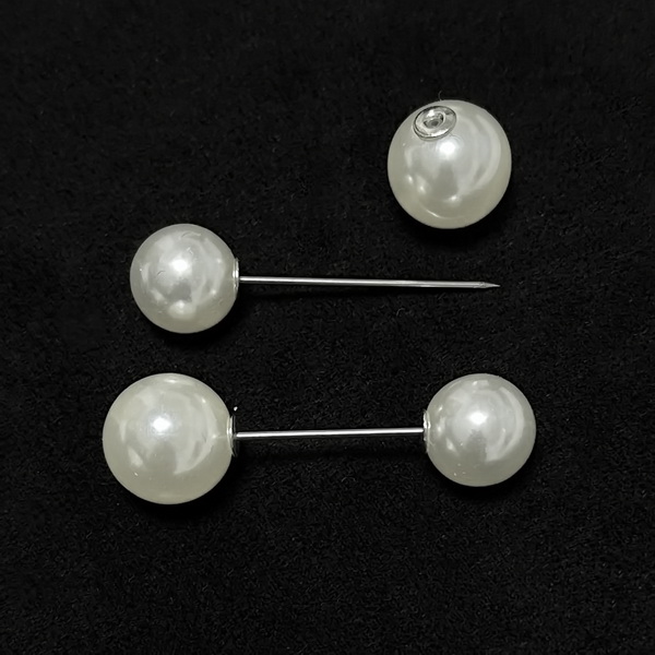 Ace brosa, argintiu inchis, 46x1.2mm, perle plastic crem de 12mm si 14mm 1 buc