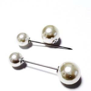 Ace brosa, argintiu inchis, 43x1.2mm, perle plastic crem de 10mm si 12mm 1 buc