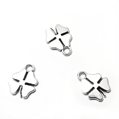 Pandantiv argintiu antichizat trifoi cu 4 foi 12X10mm 1 buc