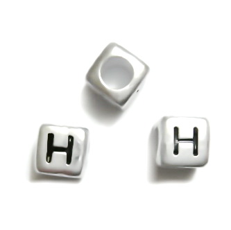 Margele alfabet, plastic argintiu, cubice 6x6x6mm, litera H 1 buc