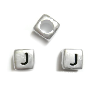 Margele alfabet, plastic argintiu, cubice 6x6x6mm, litera J 1 buc