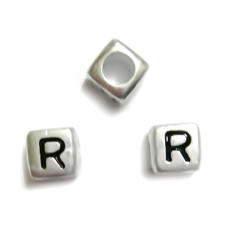 Margele alfabet, plastic argintiu, cubice 6x6x6mm, litera R 1 buc