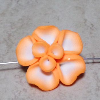 Margele polymer, floare portocalie cu alb, 23~25x9~10mm 1 buc